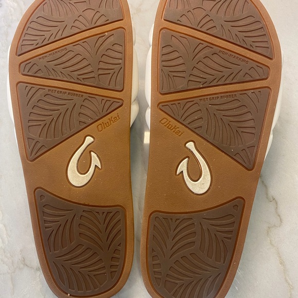 Olukai Sunbeam Slide Beach Sandal .Women 7/37. - Picture 4 of 5